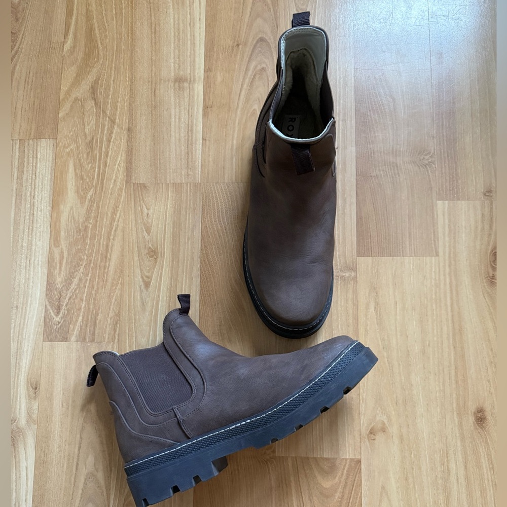 Roxy Women’s Wonderland Chelsea Boots